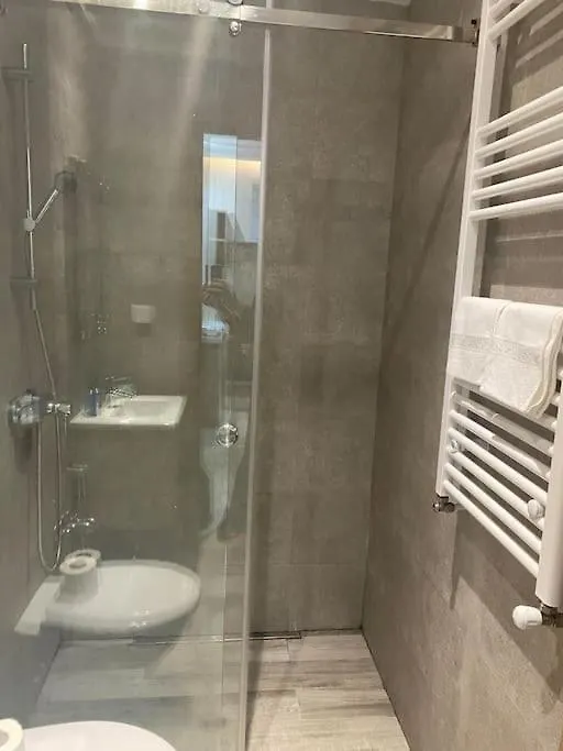 Logement Entier: Appartement. Jardins De Carthage Tunis Apartment