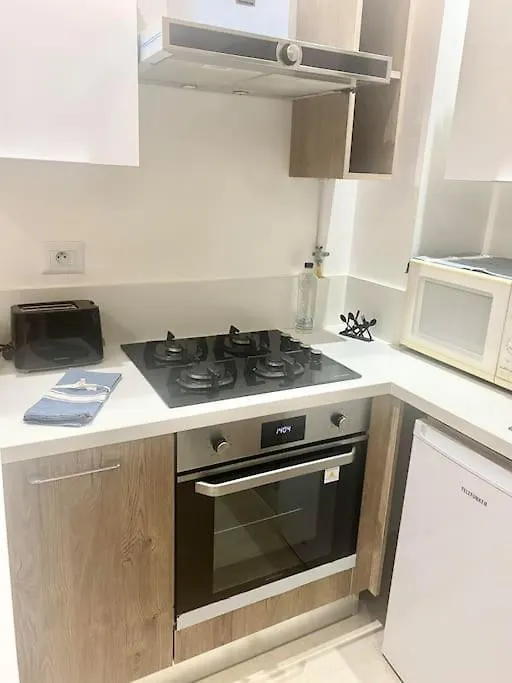 Apartment Logement Entier: Appartement. Jardins De Carthage Tunis